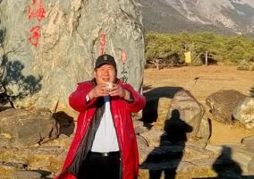 中国工艺美术大师曹加勇收徒仪式暨师徒作品研讨会在攀枝花举行