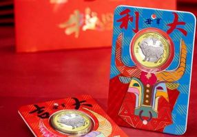 镶嵌型装帧卡，国际经久不衰的潮流收藏模式