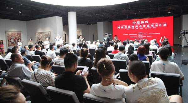 “中原画风”首次综合多个画种亮相哈尔滨 16个国家艺术家现场点赞